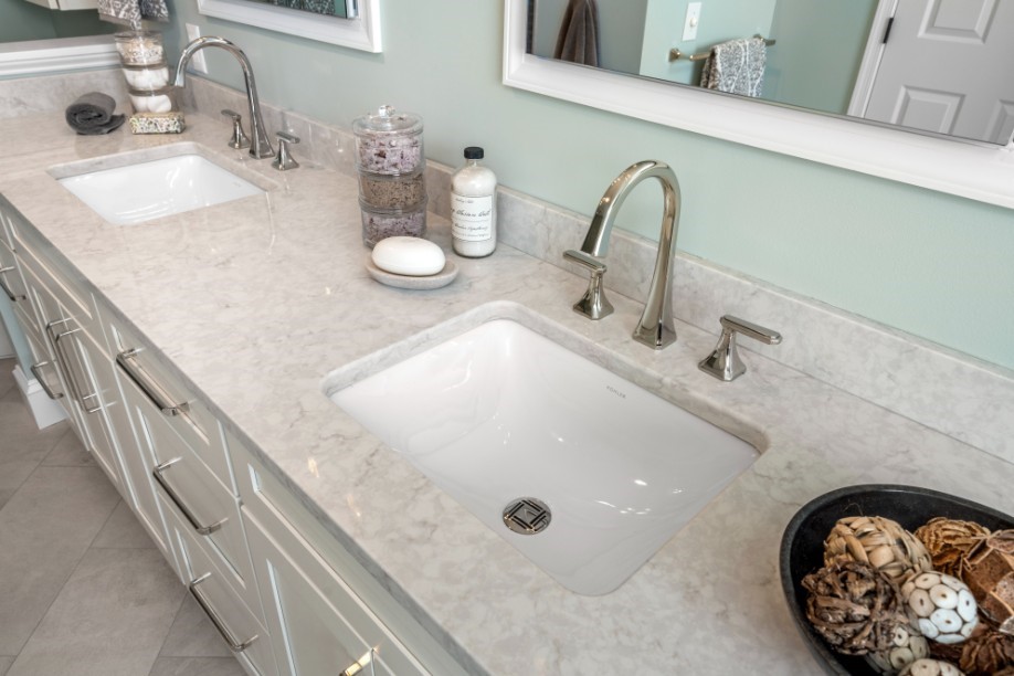 Tips for maximizing small bathrooms